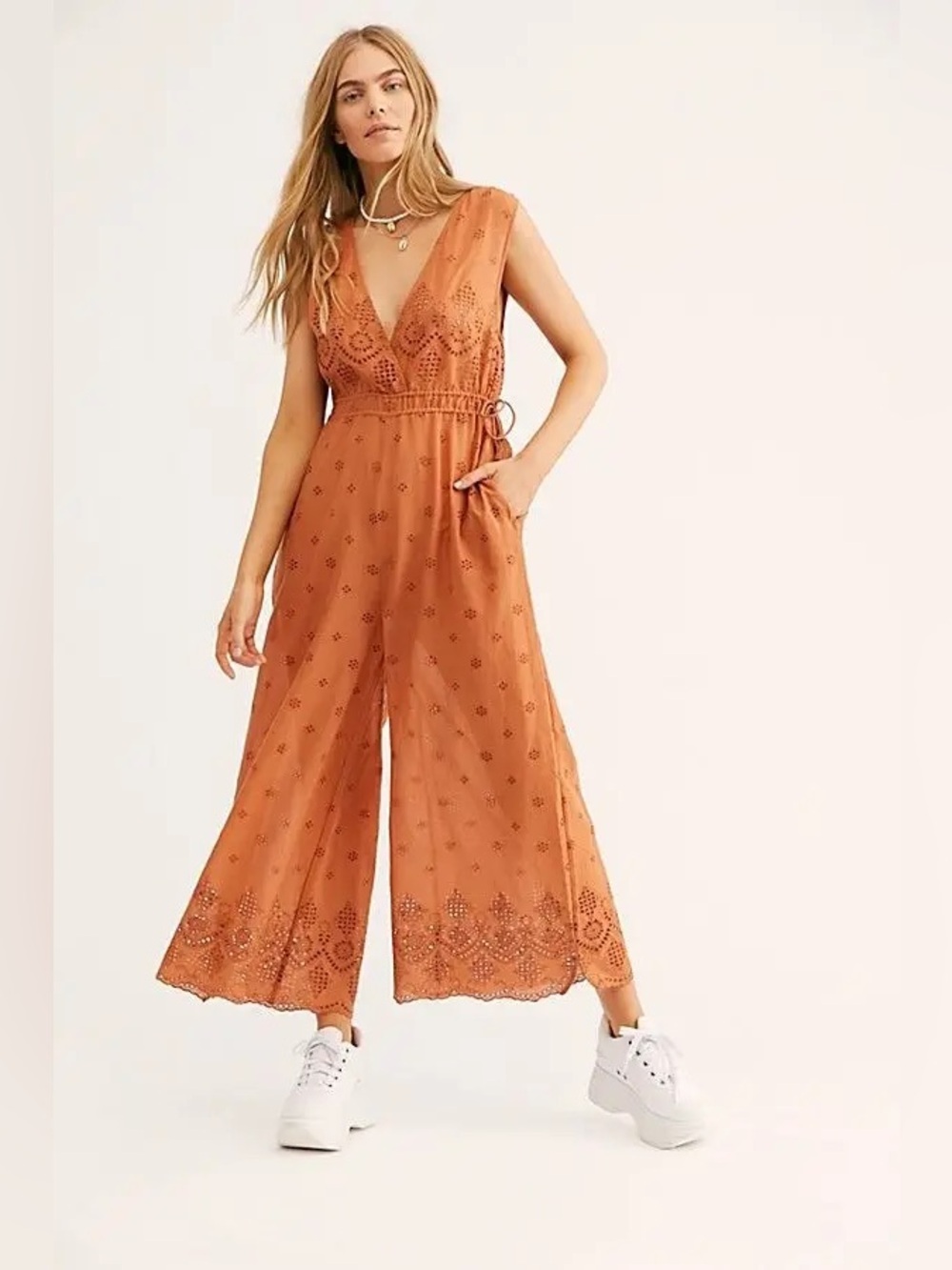 🧡 Intimately Free People Sun’s Out Eyelet Jumpsuit ✨ Boho Wide-Leg Size S - Picture 2 of 5